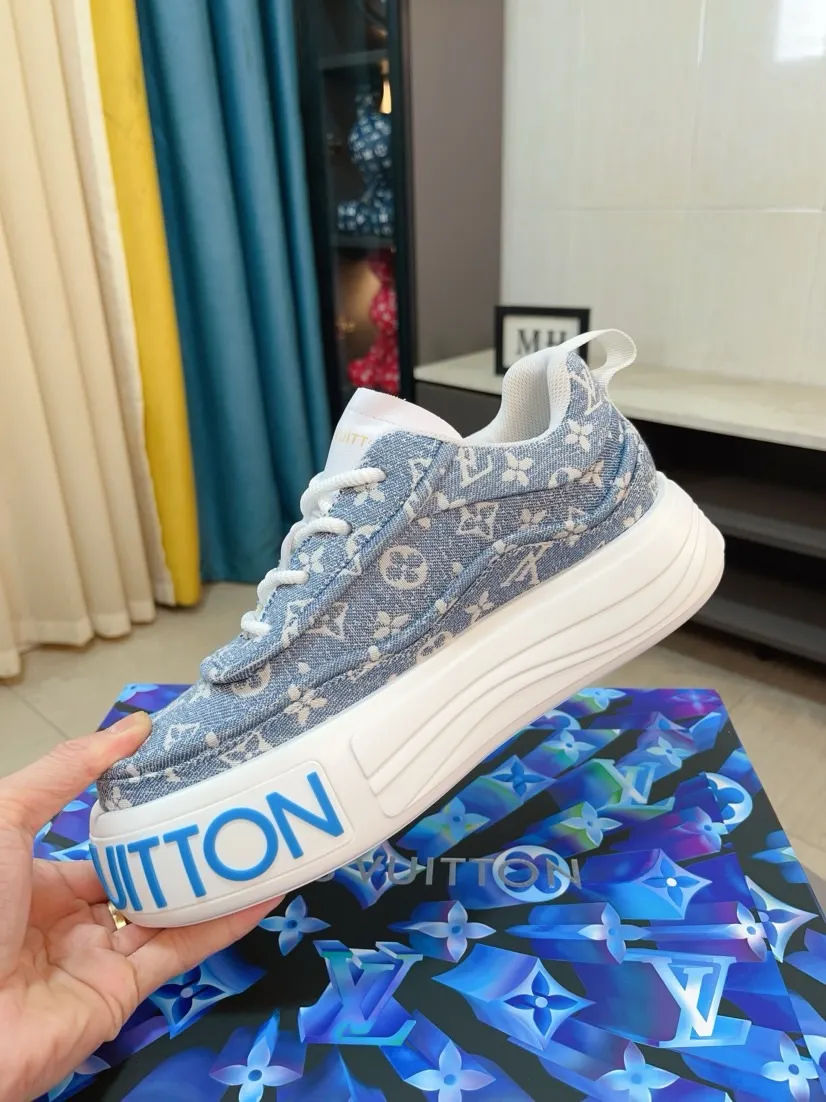 Men's men's shoes 💰560🌸🌸 LV style is novel and fashionable, the upper is made of imported cowhide + LV special materials! Super trendy design! It’s eye-catching! The leather is soft, delicate, shiny and translucent, showing the ultimate in pure handcraftsmanship, and the mesh is soft, comfortable and breathable! Size: 39-44 (38 45 customized)